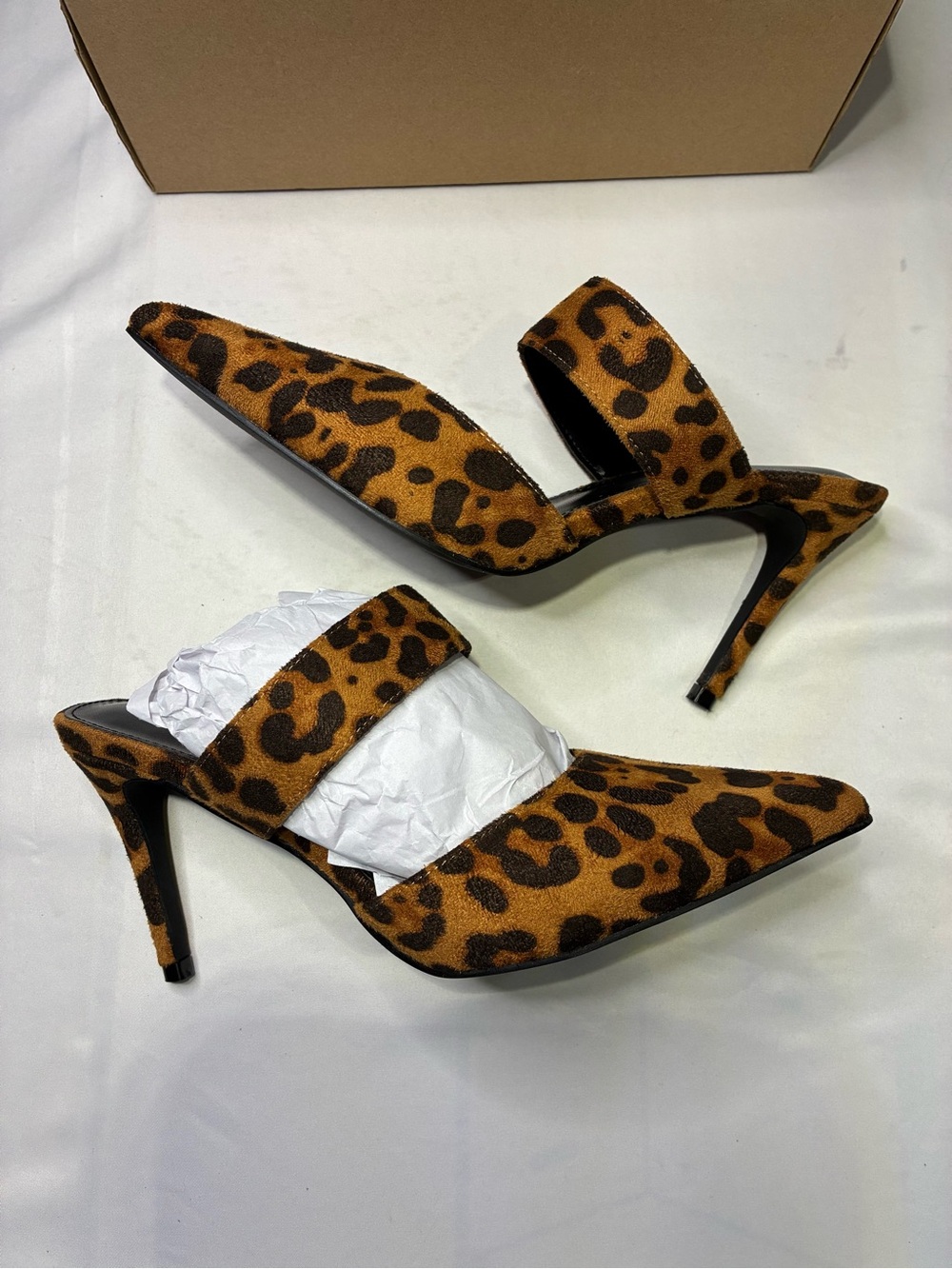 Newbella Women's Pointed Toe Heel Sandals Mules Shoe Leopard Print 8.5 NEW